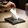 Kép 3/3 - Szalvéta adagoló, 34,3x 25,1x17,8 cm, pultba süllyeszthető tehető, N4 rendszer, TORK " Xpressnap®", fekete