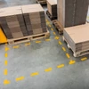 Kép 2/3 - Padlójelölő Talakzat DURABLE öntapadós 100x150 mm sárga 10 darabosnag